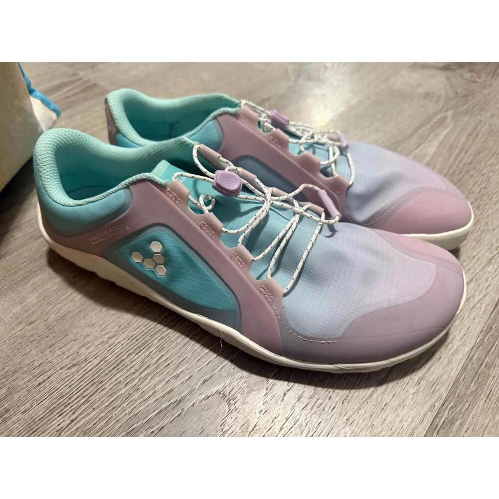 Light Purple & Teal Women's Athletic Sneakers - Brand Unspecified